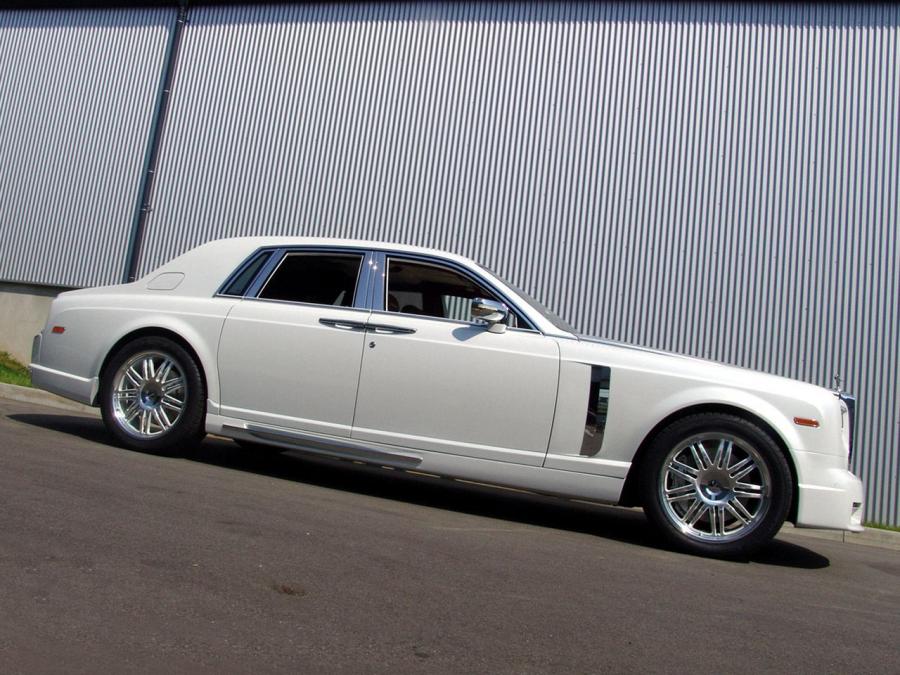  Rolls-Royce Phantom White by Mansory 2010 года  (фото 10 из 10)